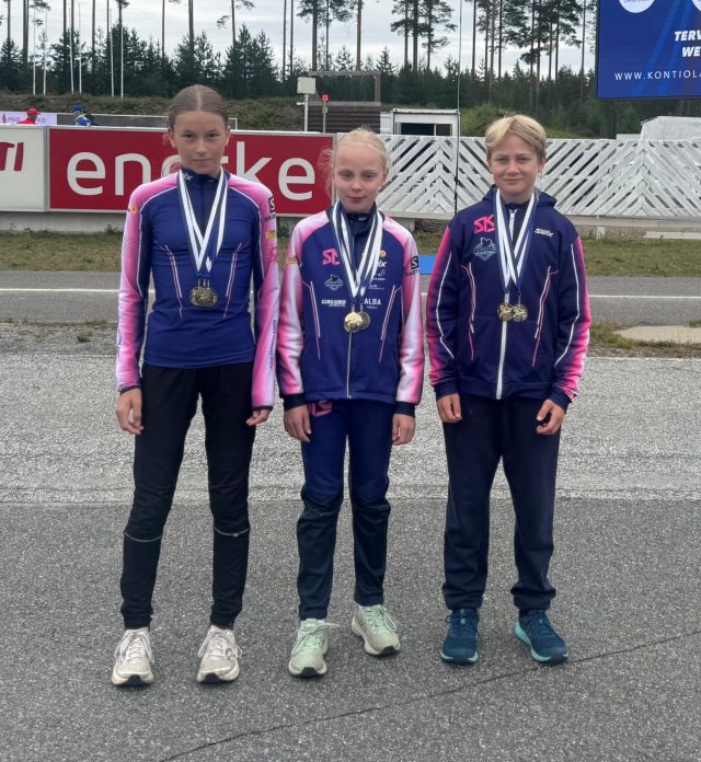 Viivi Jarva, Vilina Väisänen ja Veeti Varis
